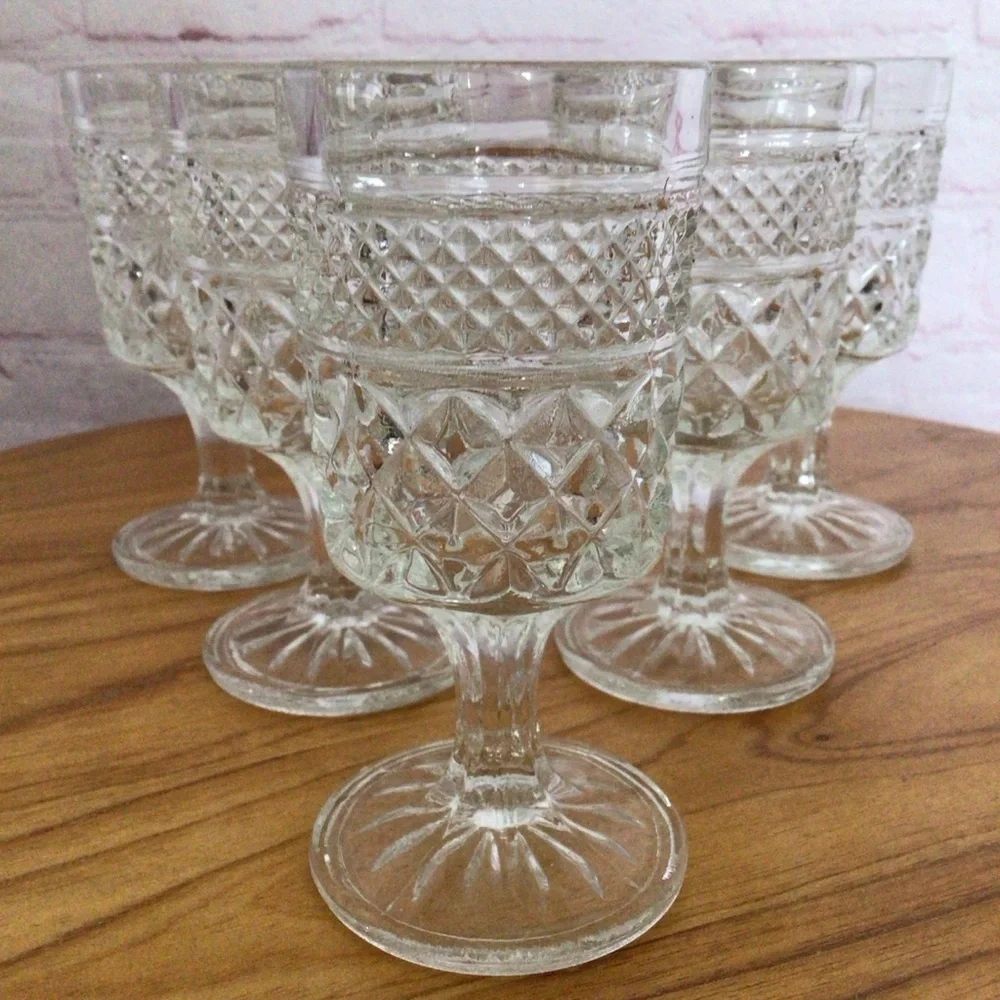 Vintage Anchor Hocking Wexford Wine Glasses - Set of 5 - Picture 4 of 7